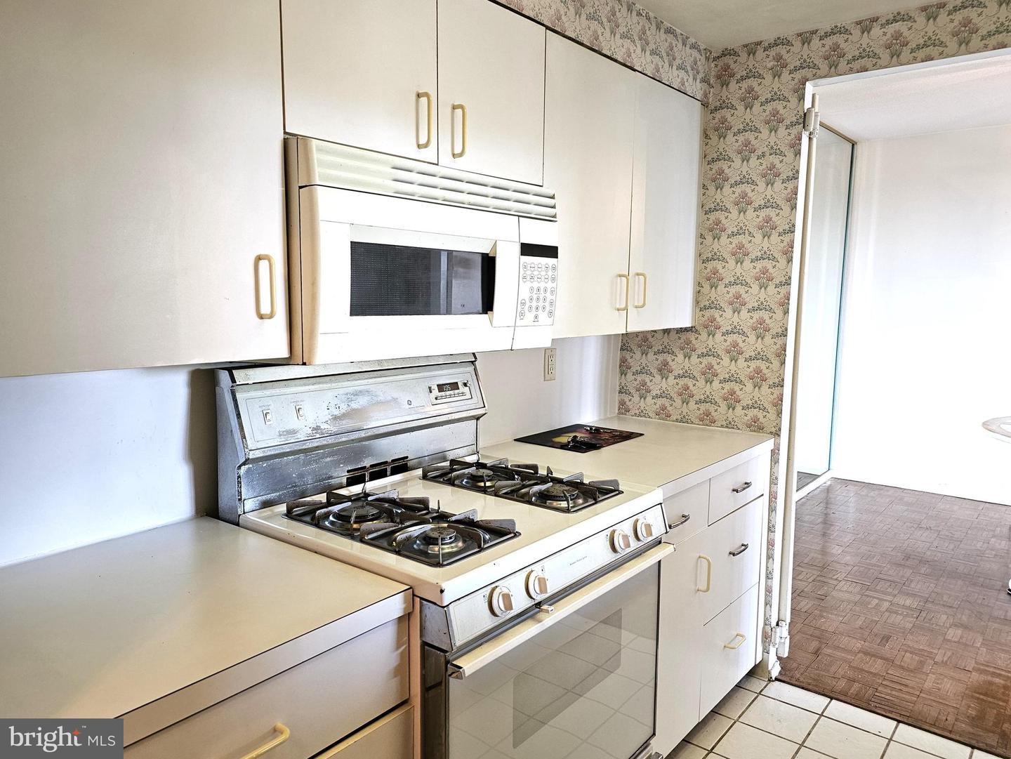 100 West Ave #407-s Property Photo 10