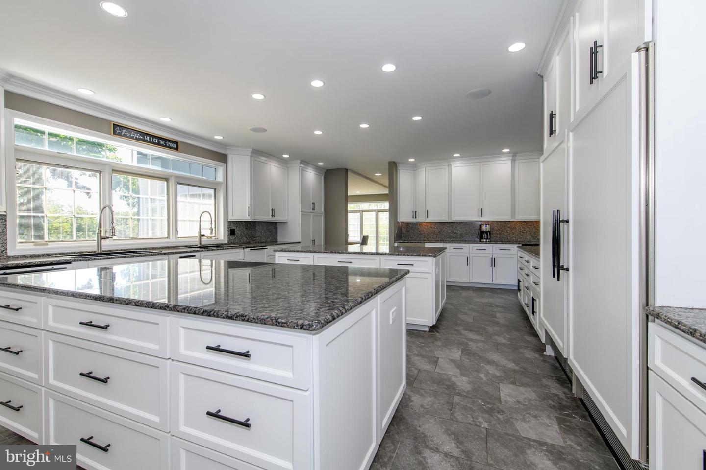 2100 Fox Hollow Ln Property Photo 16