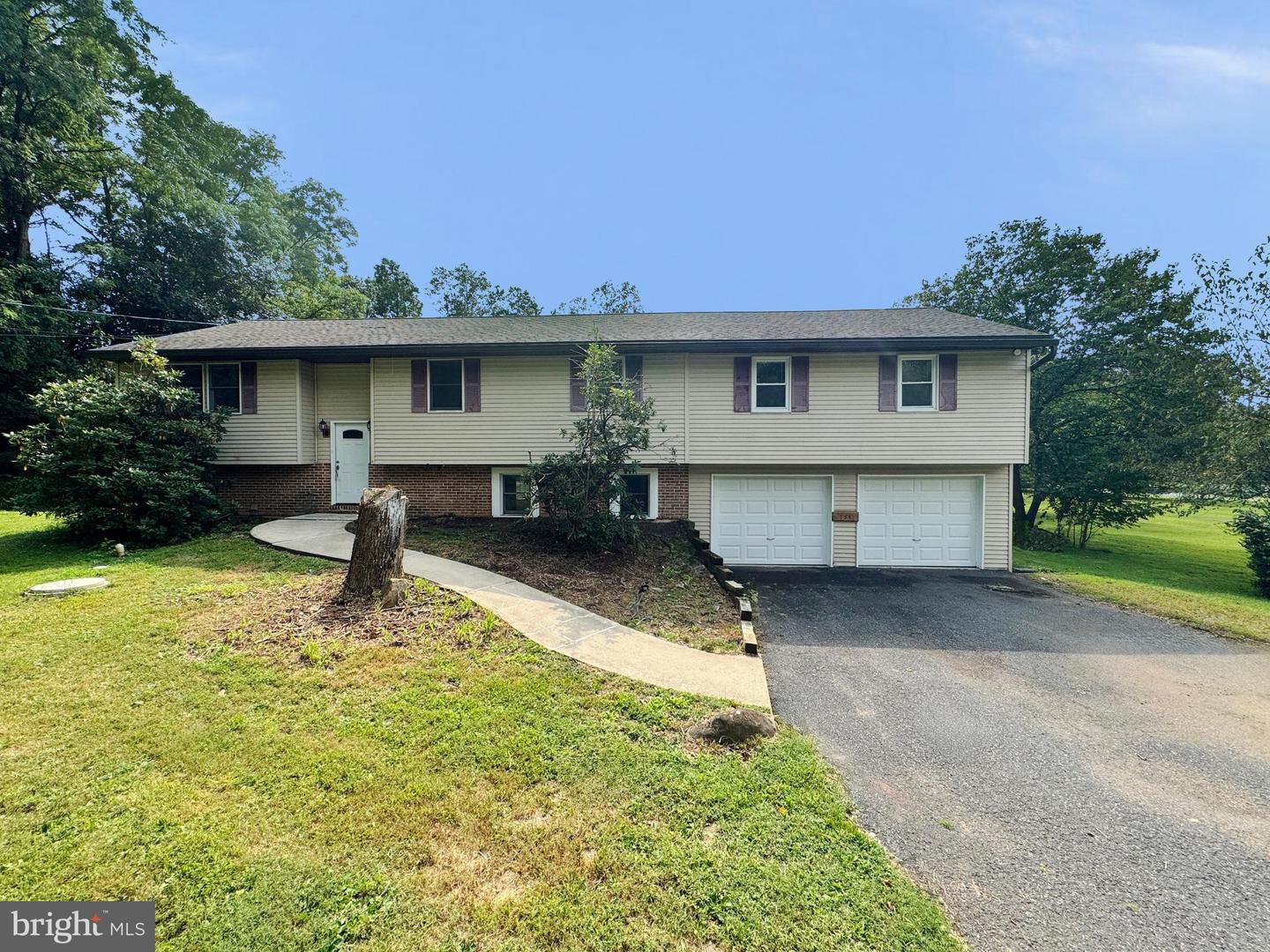 154 Niantic Rd Property Photo 1