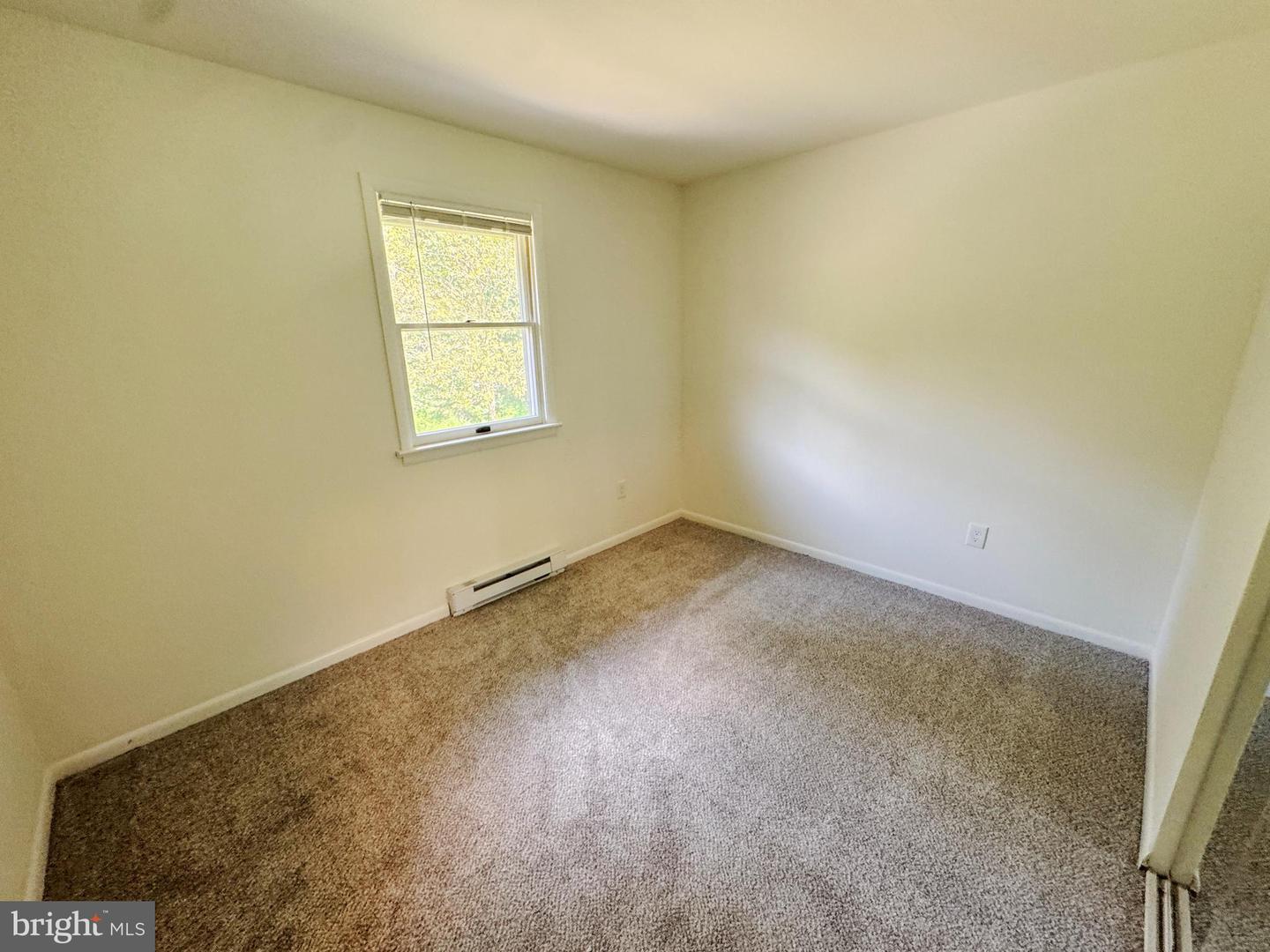 154 Niantic Rd Property Photo 7