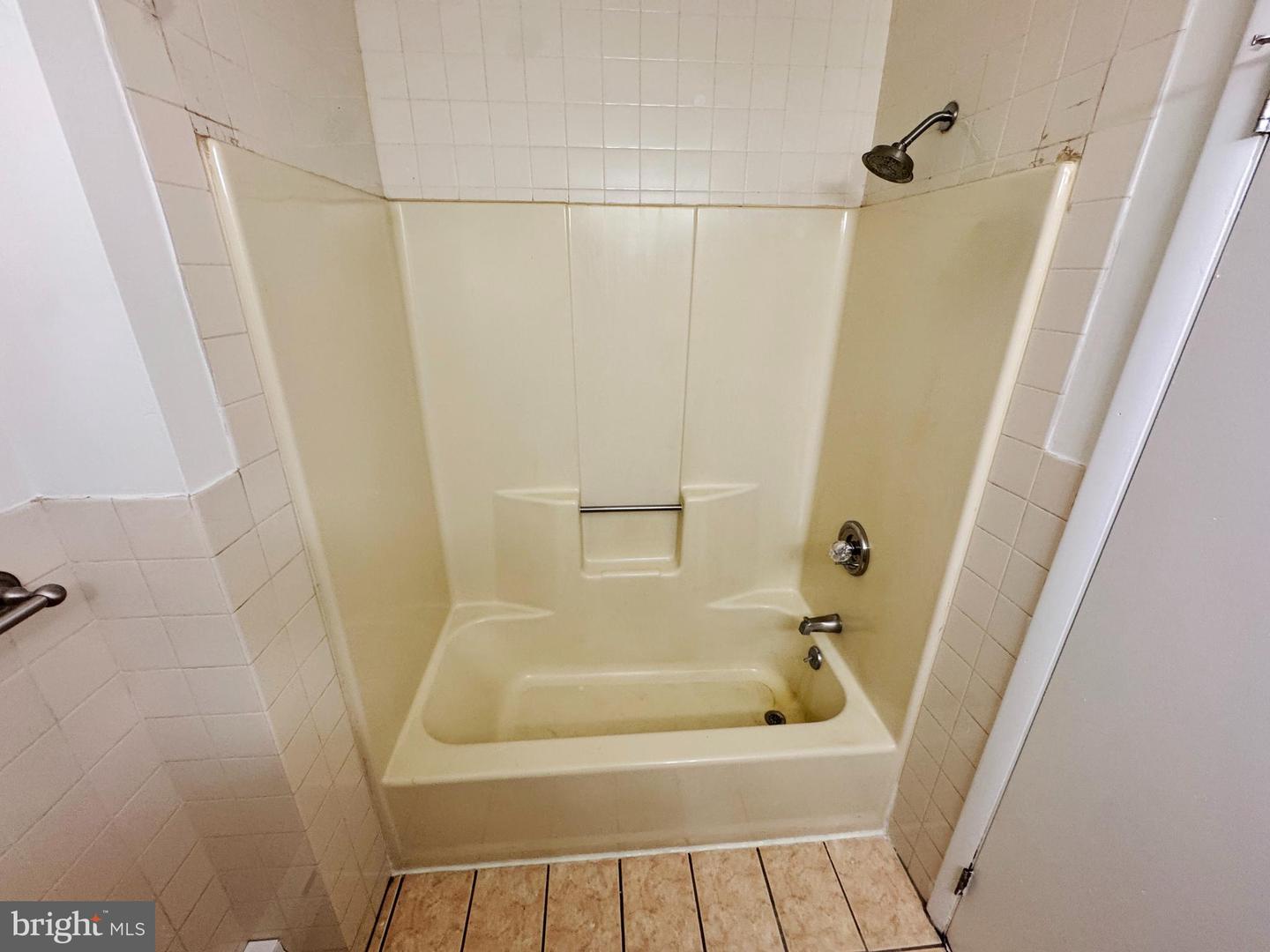 154 Niantic Rd Property Photo 11