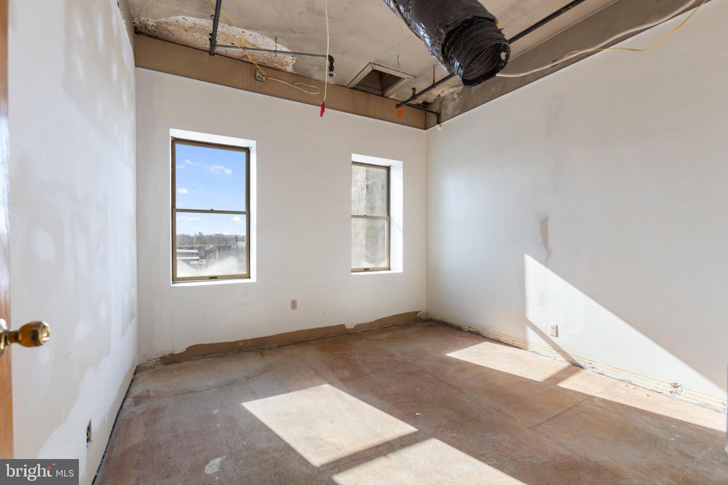 238-244 E High St Property Photo 50