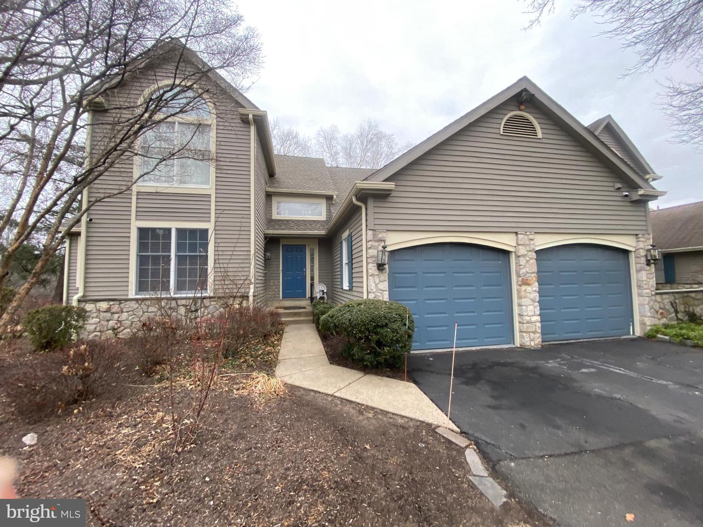 1752 Oak Hill Dr Property Photo 3
