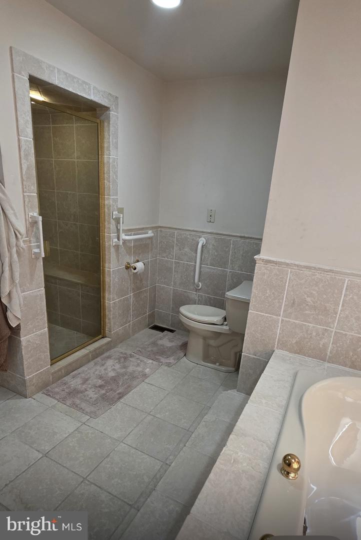 1752 Oak Hill Dr Property Photo 27