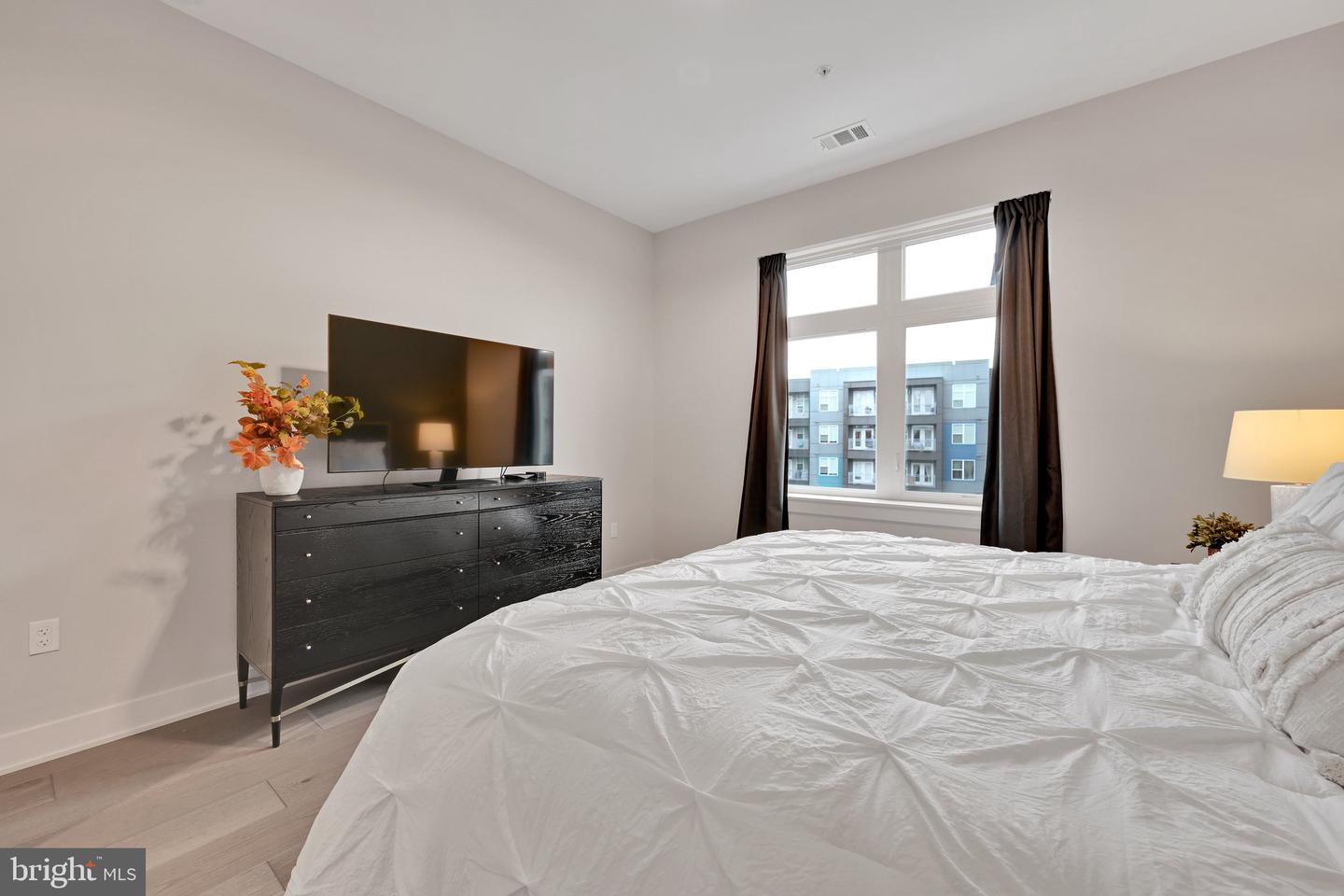 575 S Goddard Blvd #504 Property Photo 10