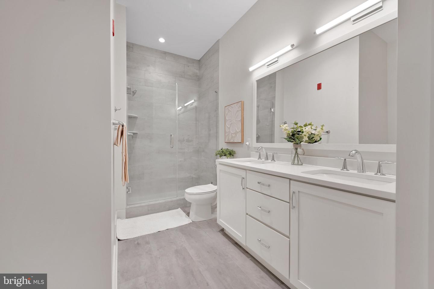 575 S Goddard Blvd #504 Property Photo 12