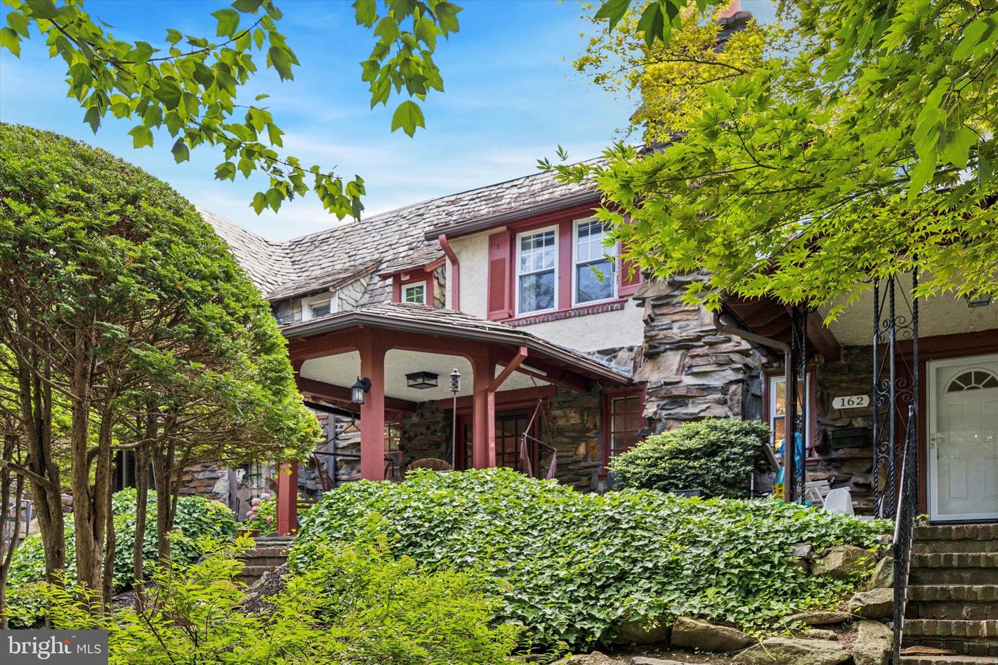 160 Edgehill Rd Property Photo 1