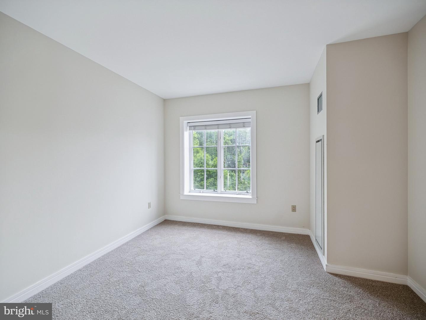 190 Presidential Blvd #413 Property Photo 28