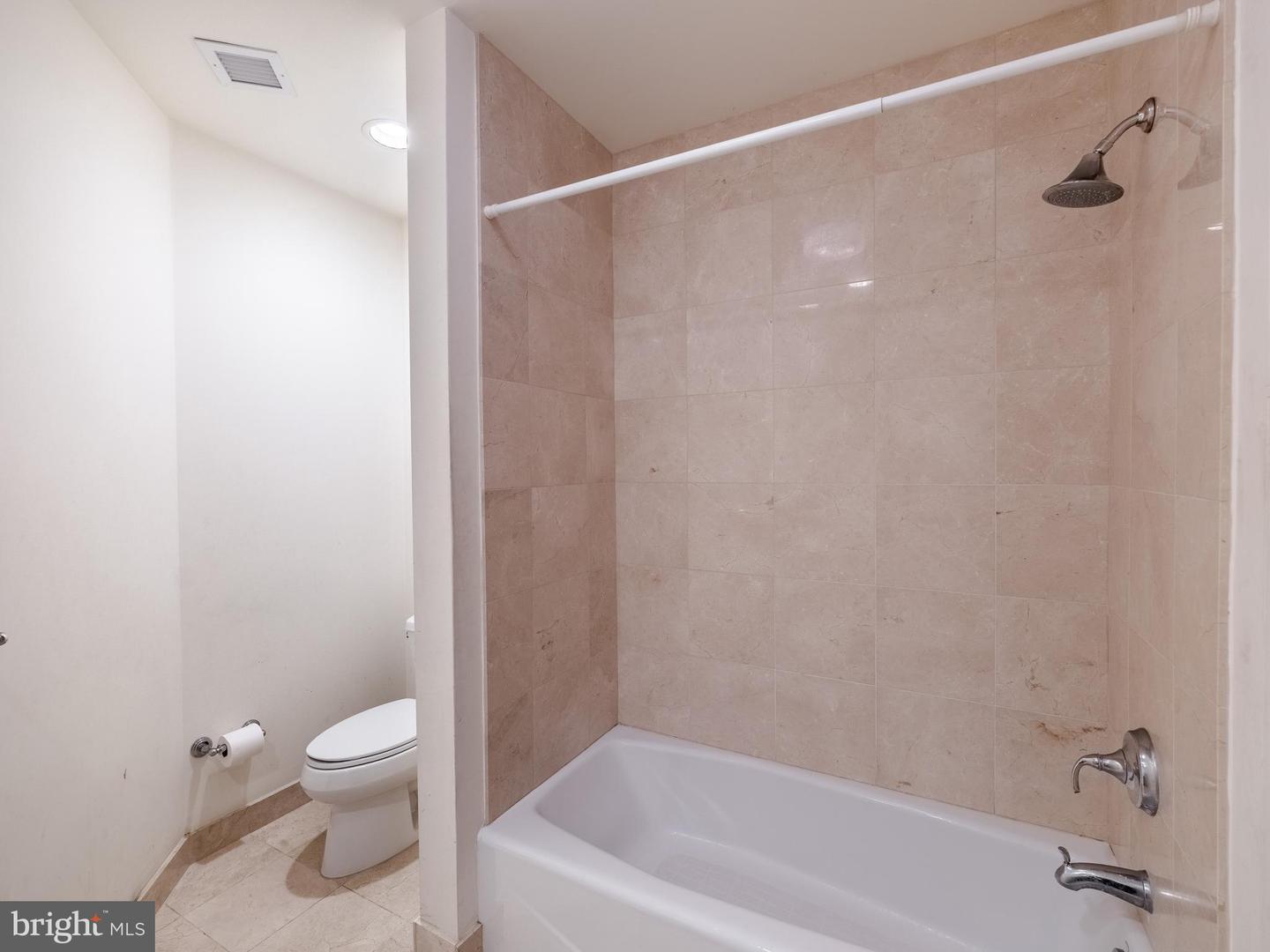 190 Presidential Blvd #413 Property Photo 30