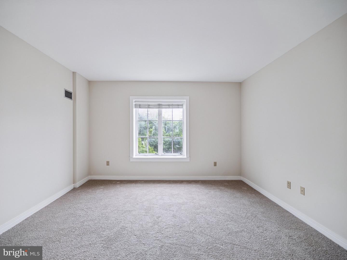 190 Presidential Blvd #413 Property Photo 32
