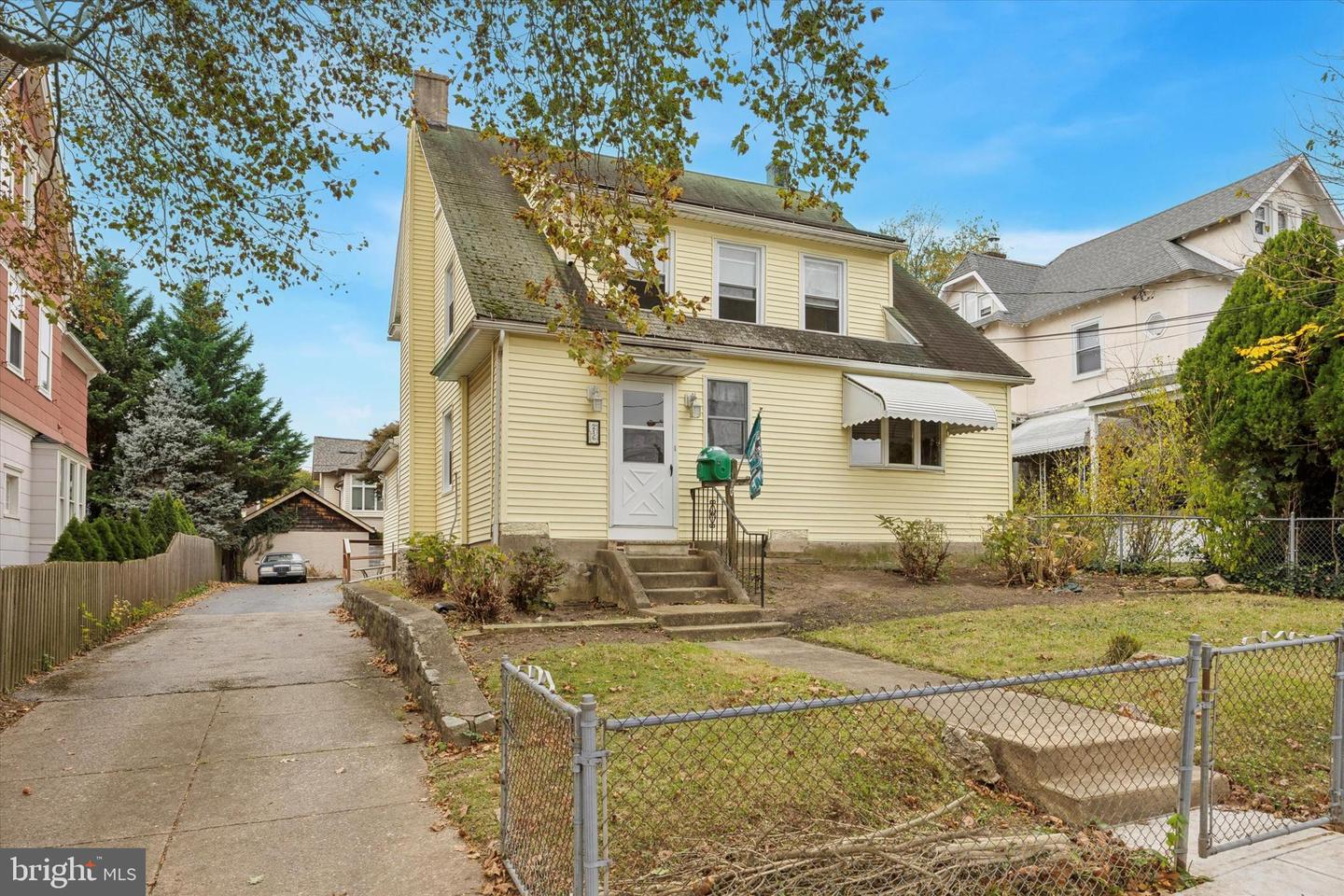 216 N Narberth Ave Property Photo 1