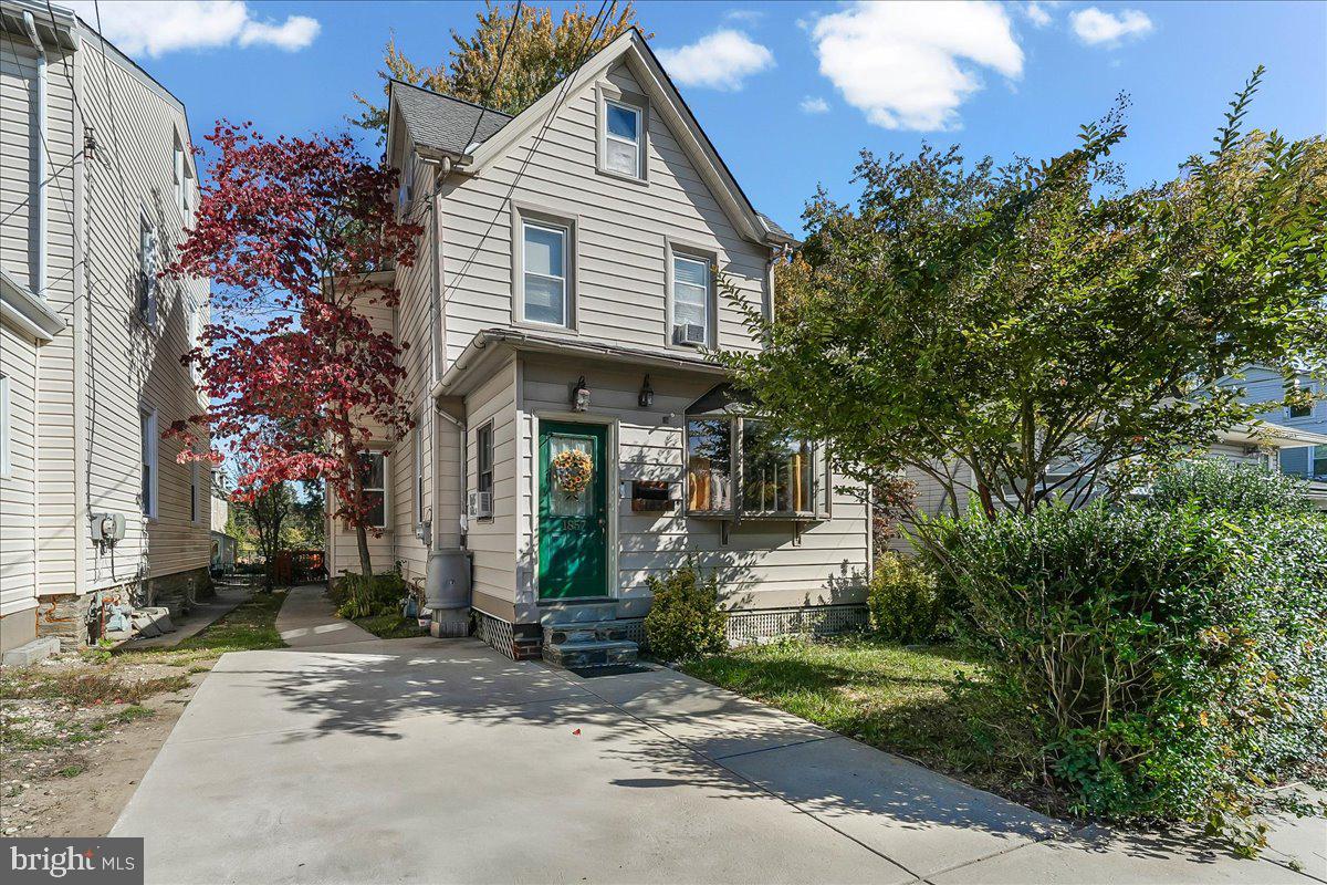 1857 ECKARD AVE Property Photo 1