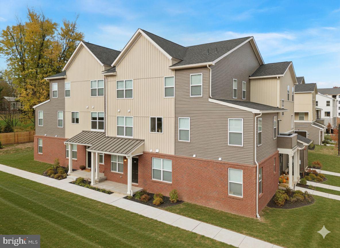 1883 ARBOR PLACE DR #81C Property Photo 1