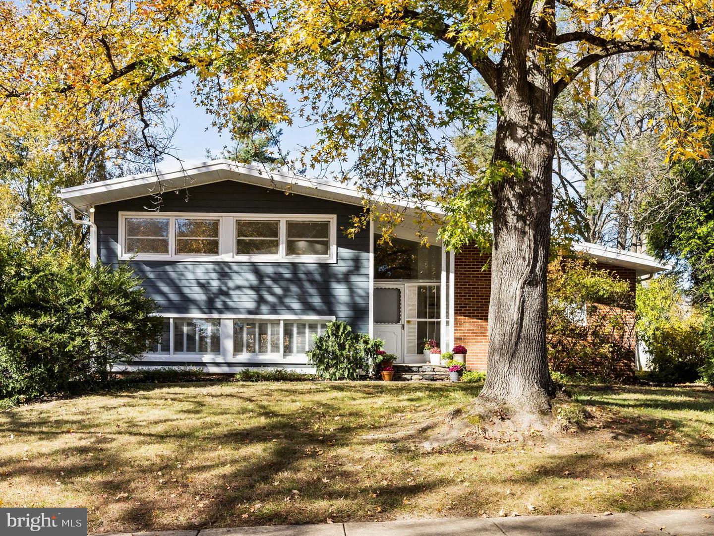 1005 Harston Ln Property Photo 1