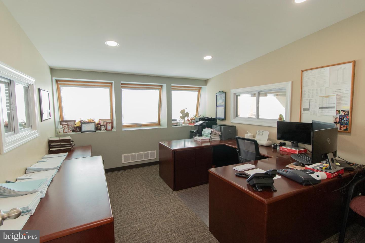 301 Davisville Rd Property Photo 10