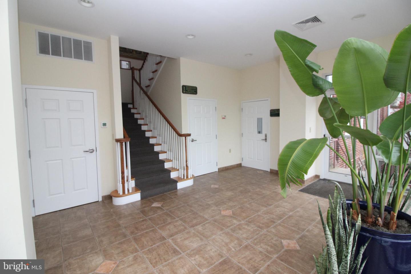 21 E Lincoln Ave Property Photo 12