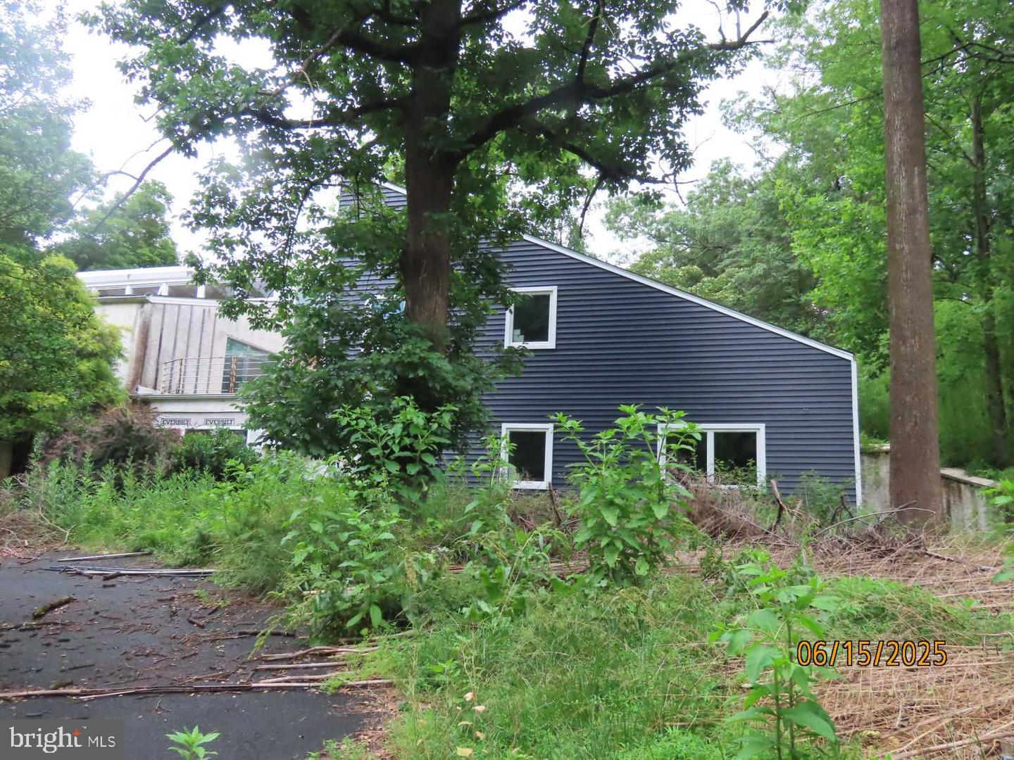 1710 Twining Rd Property Photo 3