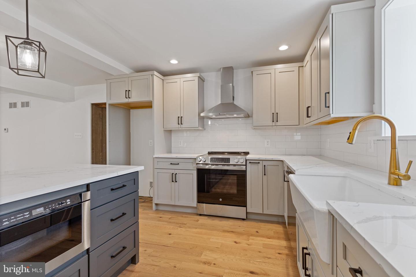 430 Asha Way Property Photo 18