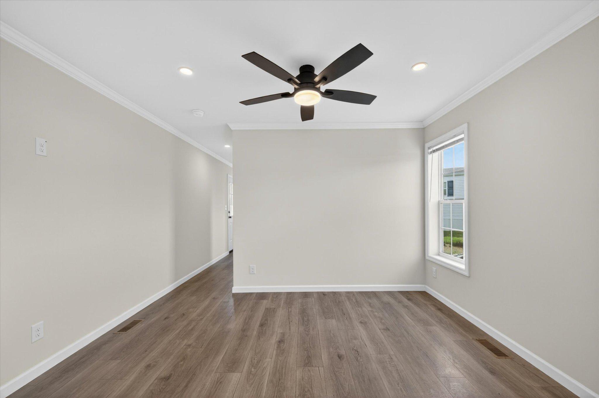 46 Center Ct Property Photo 5