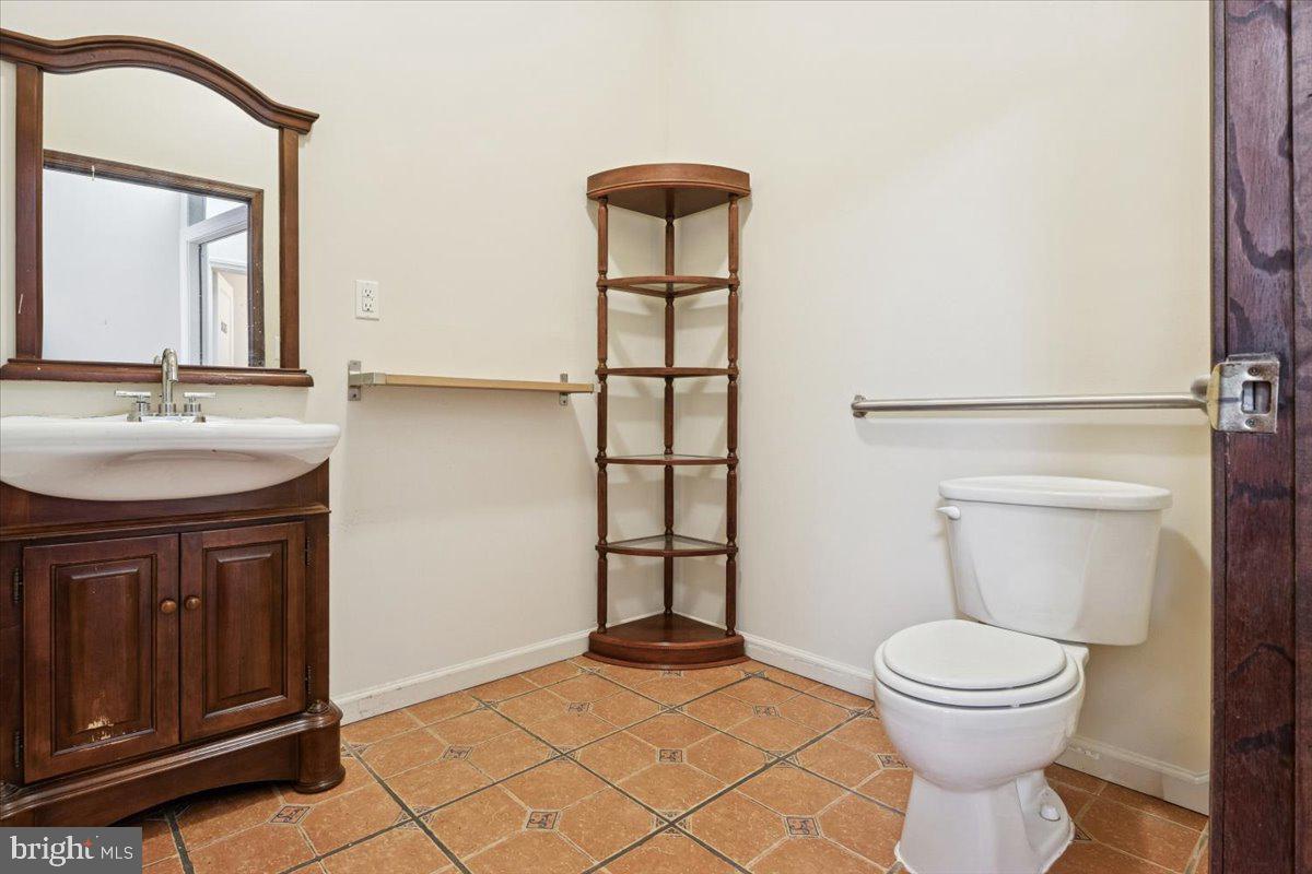 350 Montgomery Ave Property Photo 10
