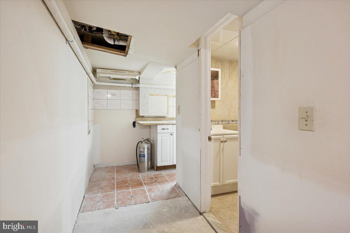 350 Montgomery Ave Property Photo 22