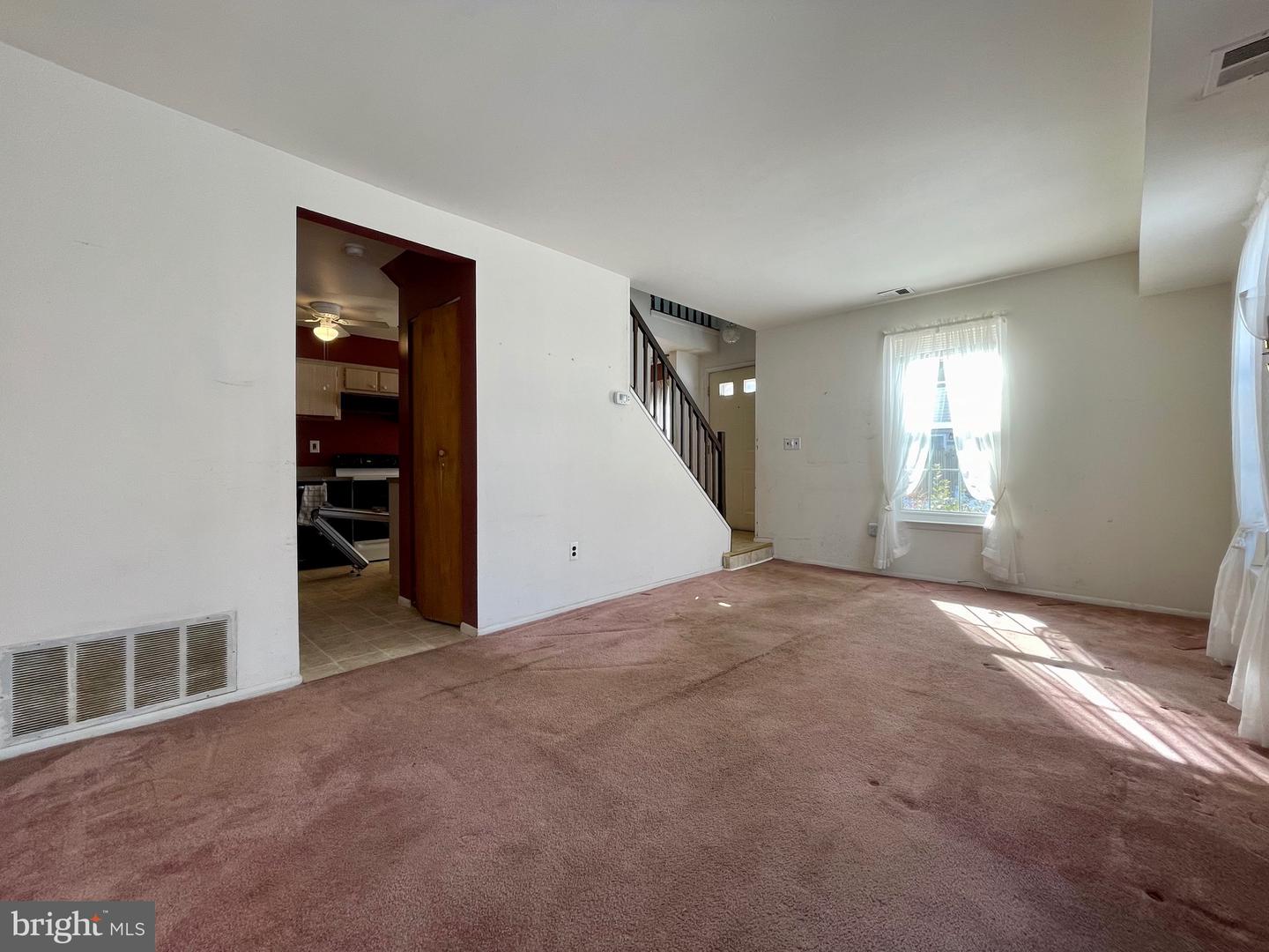2208 Mulberry Ct Property Photo 2
