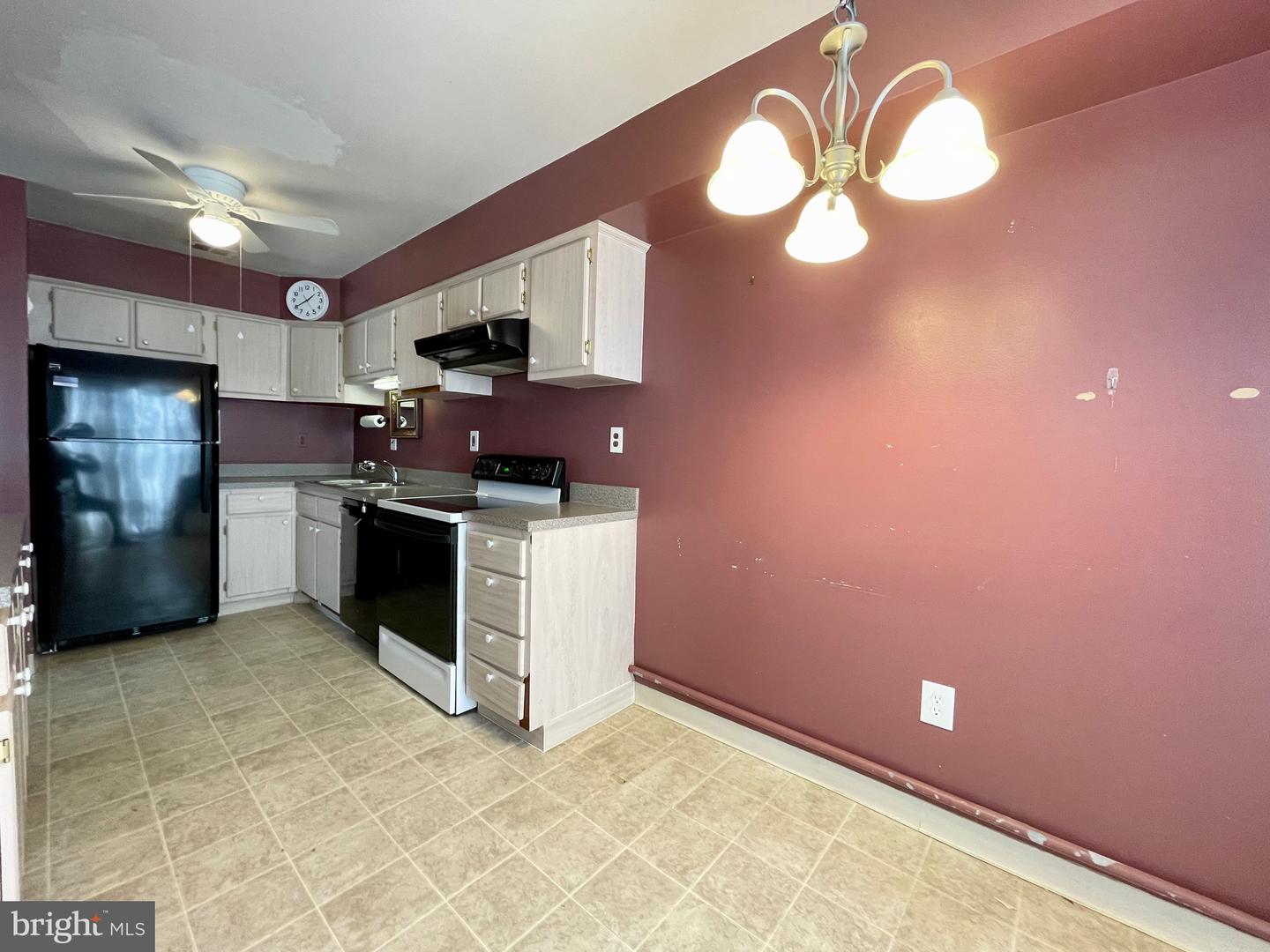 2208 Mulberry Ct Property Photo 7