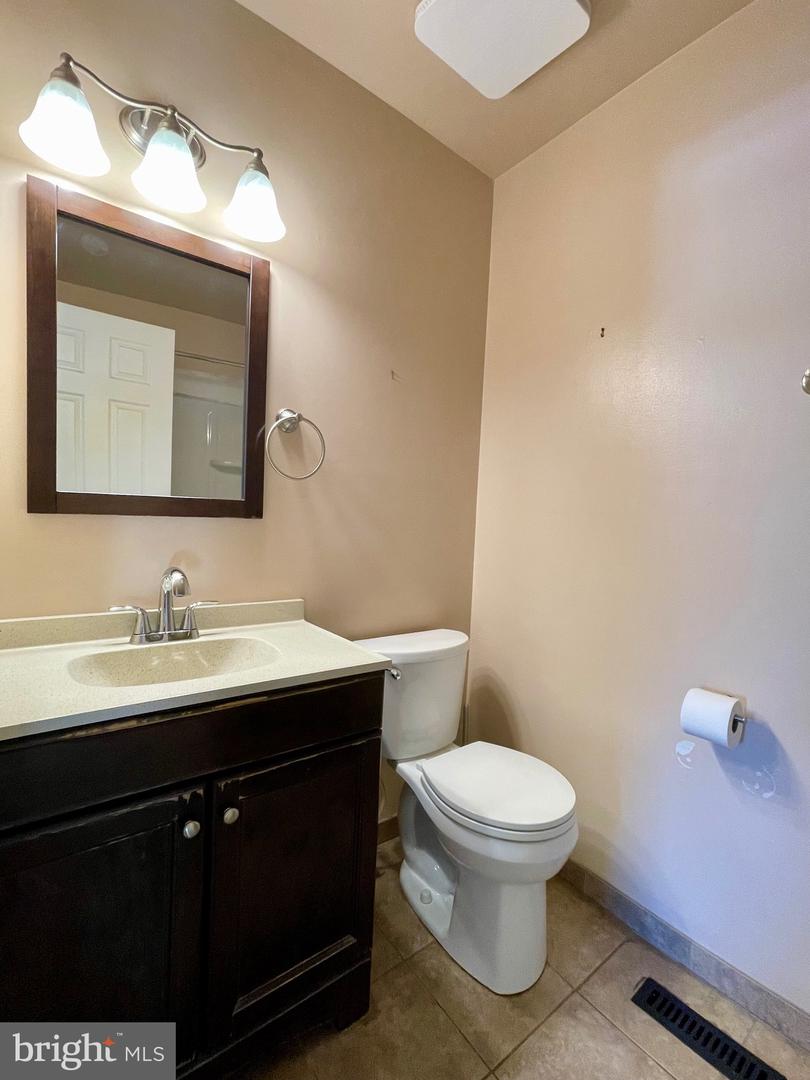 2208 Mulberry Ct Property Photo 10