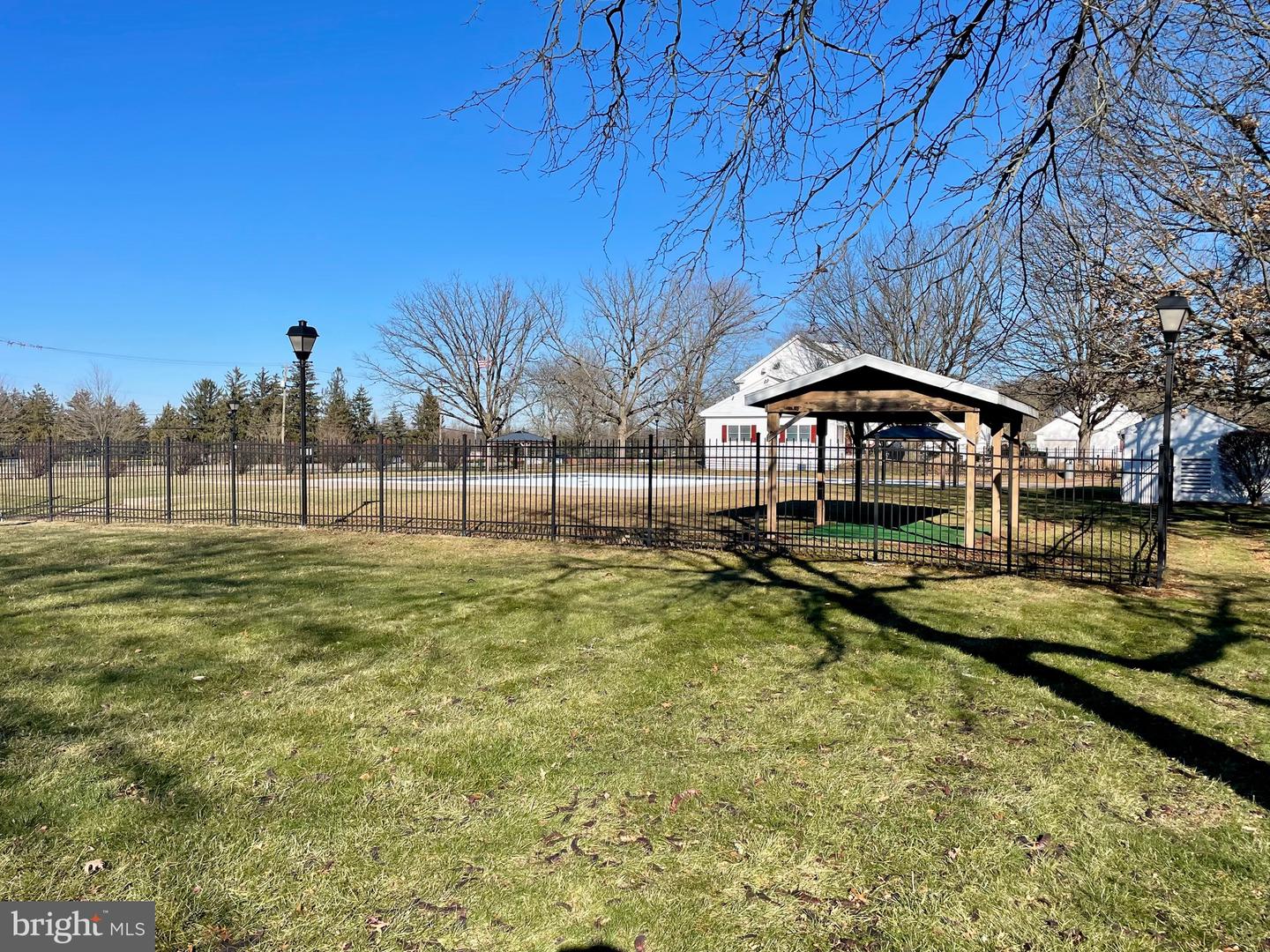 2208 Mulberry Ct Property Photo 15