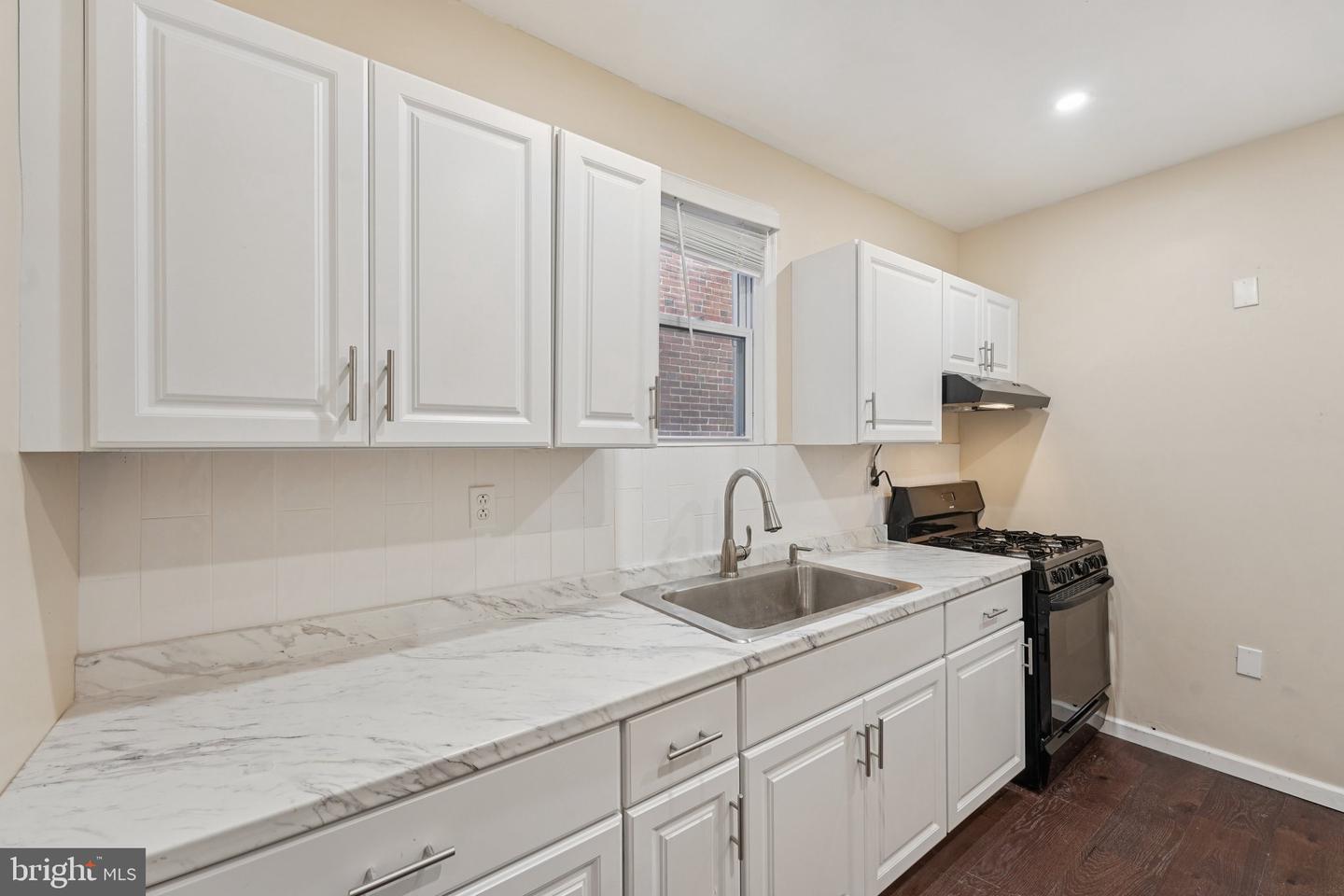 637 Kohn St Property Photo 6