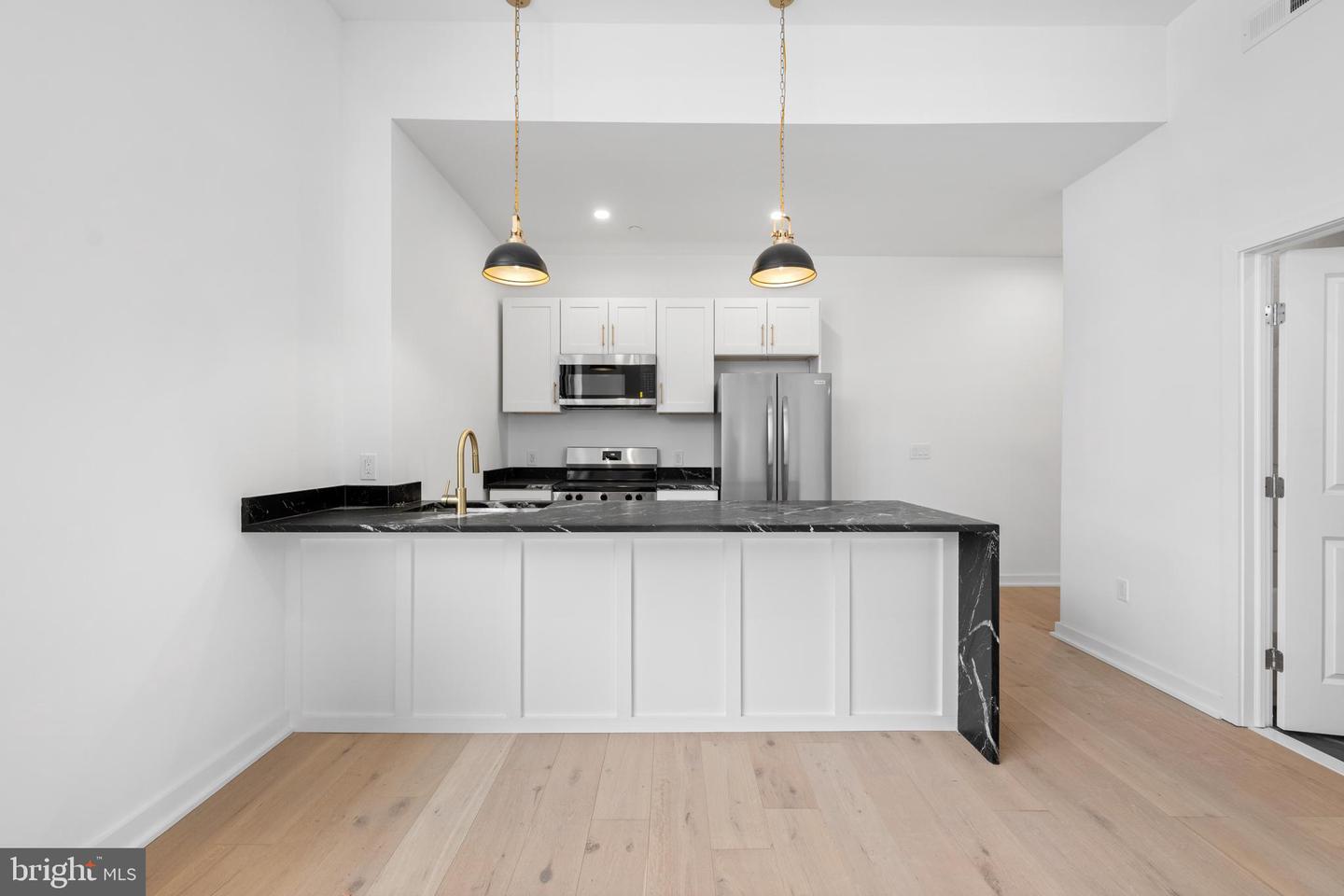 36 N Narberth Ave #2c Property Photo 4