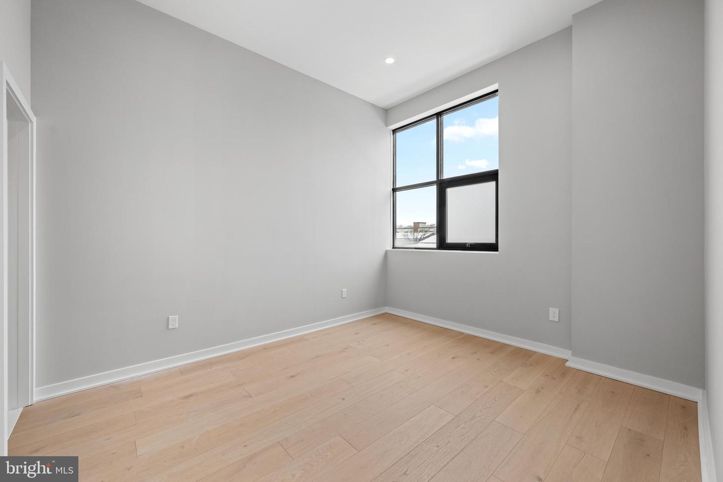 36 N Narberth Ave #2c Property Photo 6