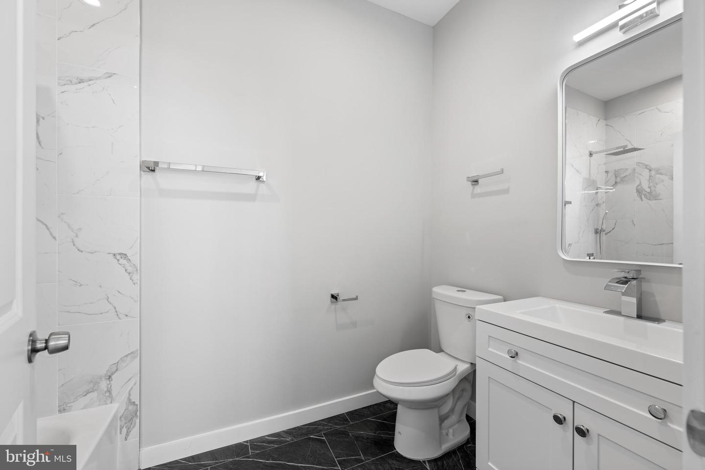 36 N Narberth Ave #2c Property Photo 9