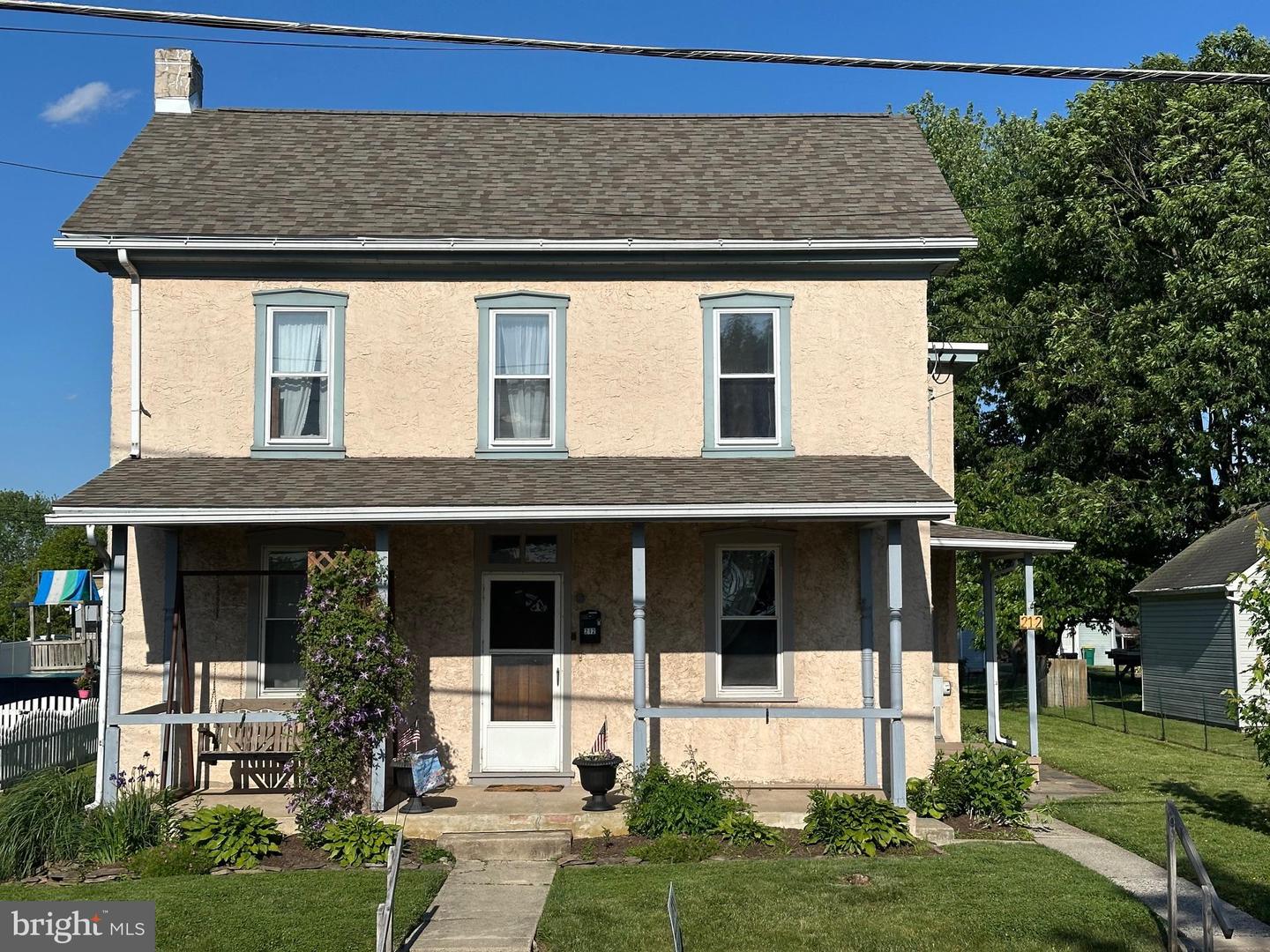 212 Main St Property Photo 1