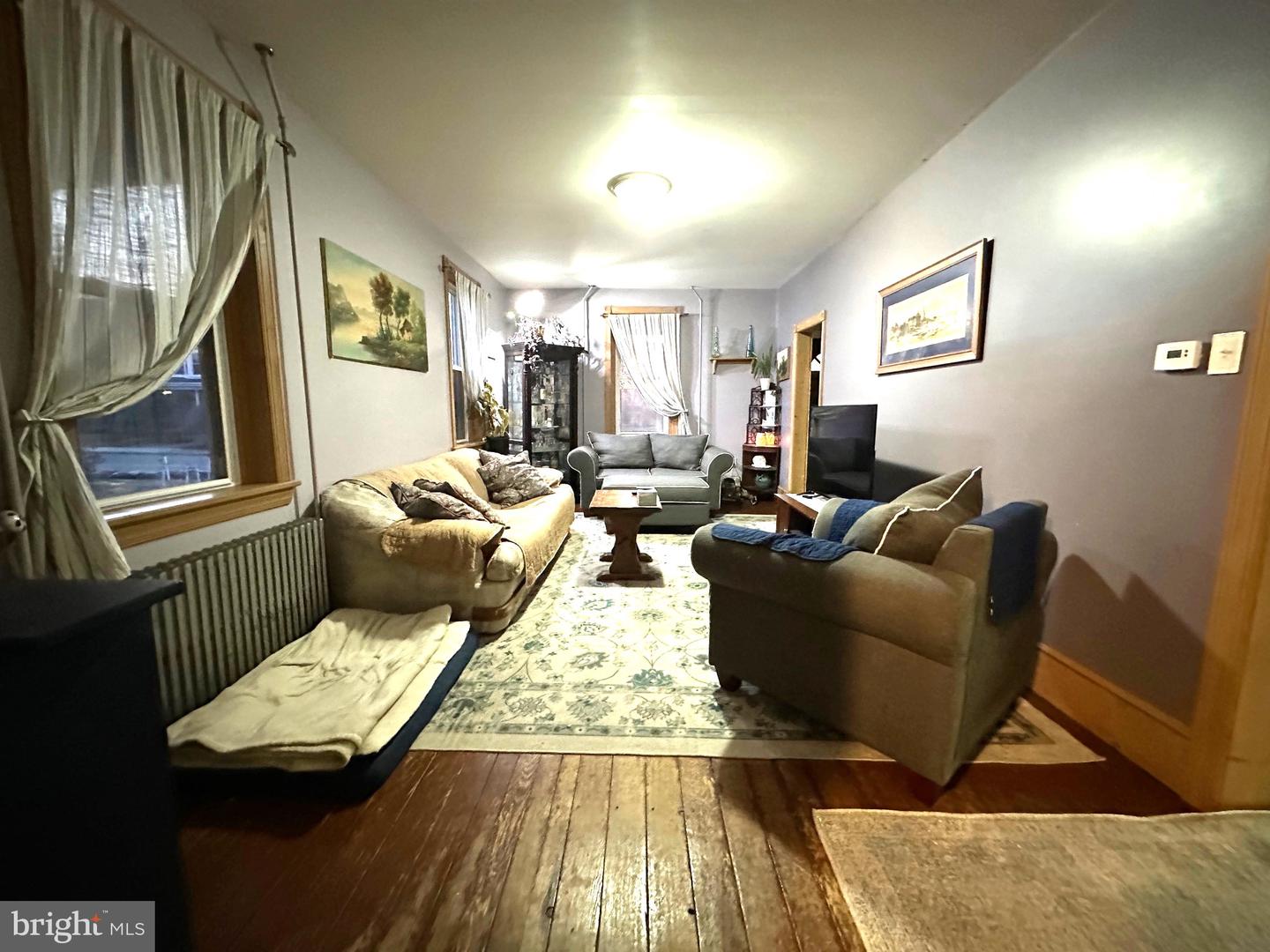 212 Main St Property Photo 9