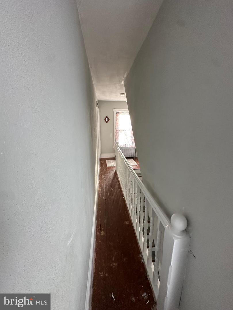 212 Main St Property Photo 16