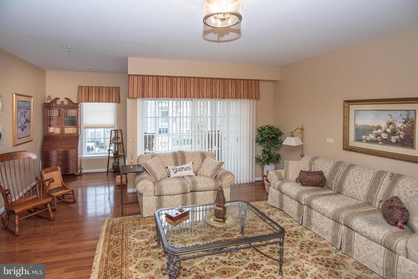 2204 Lilac Ct Property Photo 5