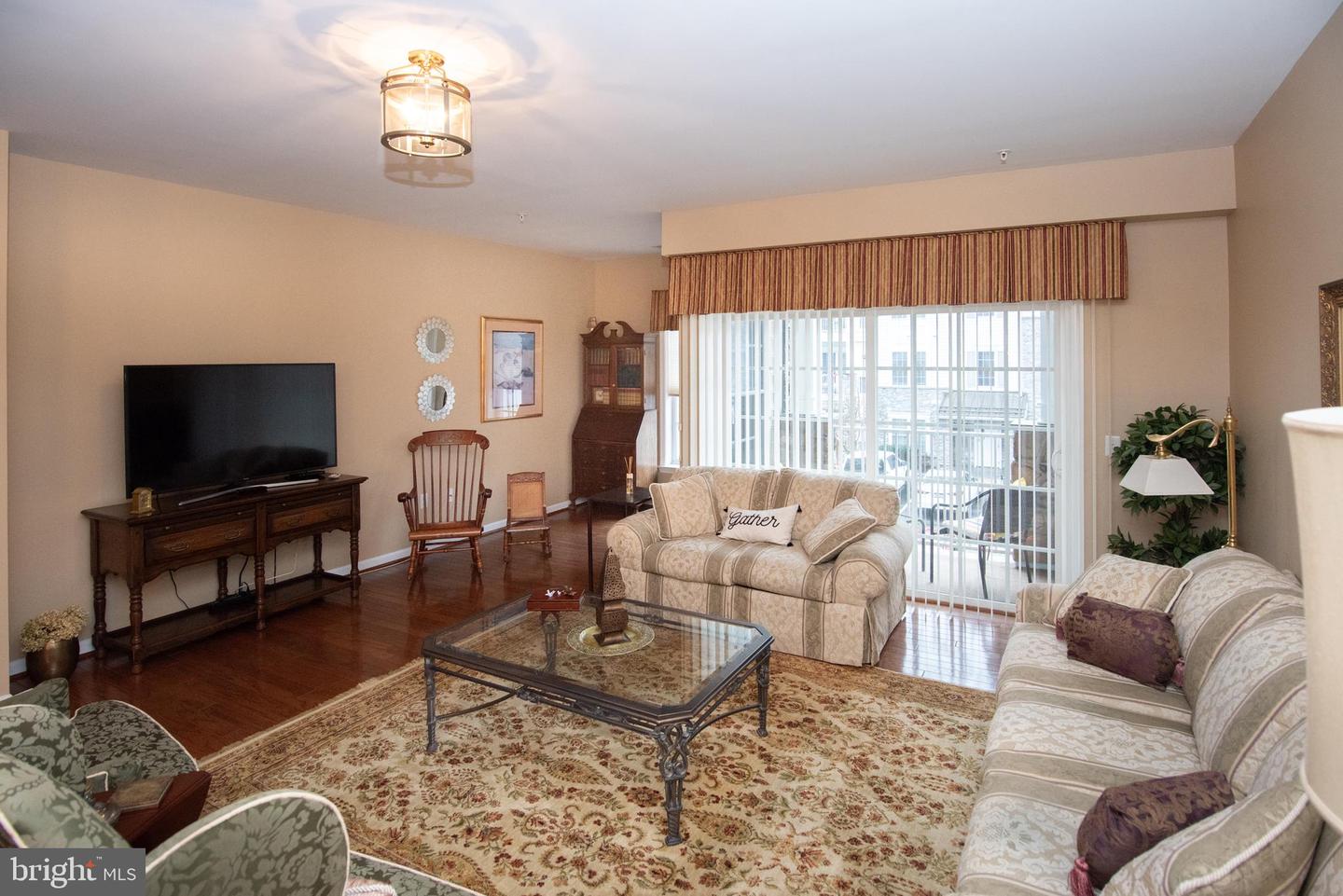2204 Lilac Ct Property Photo 6