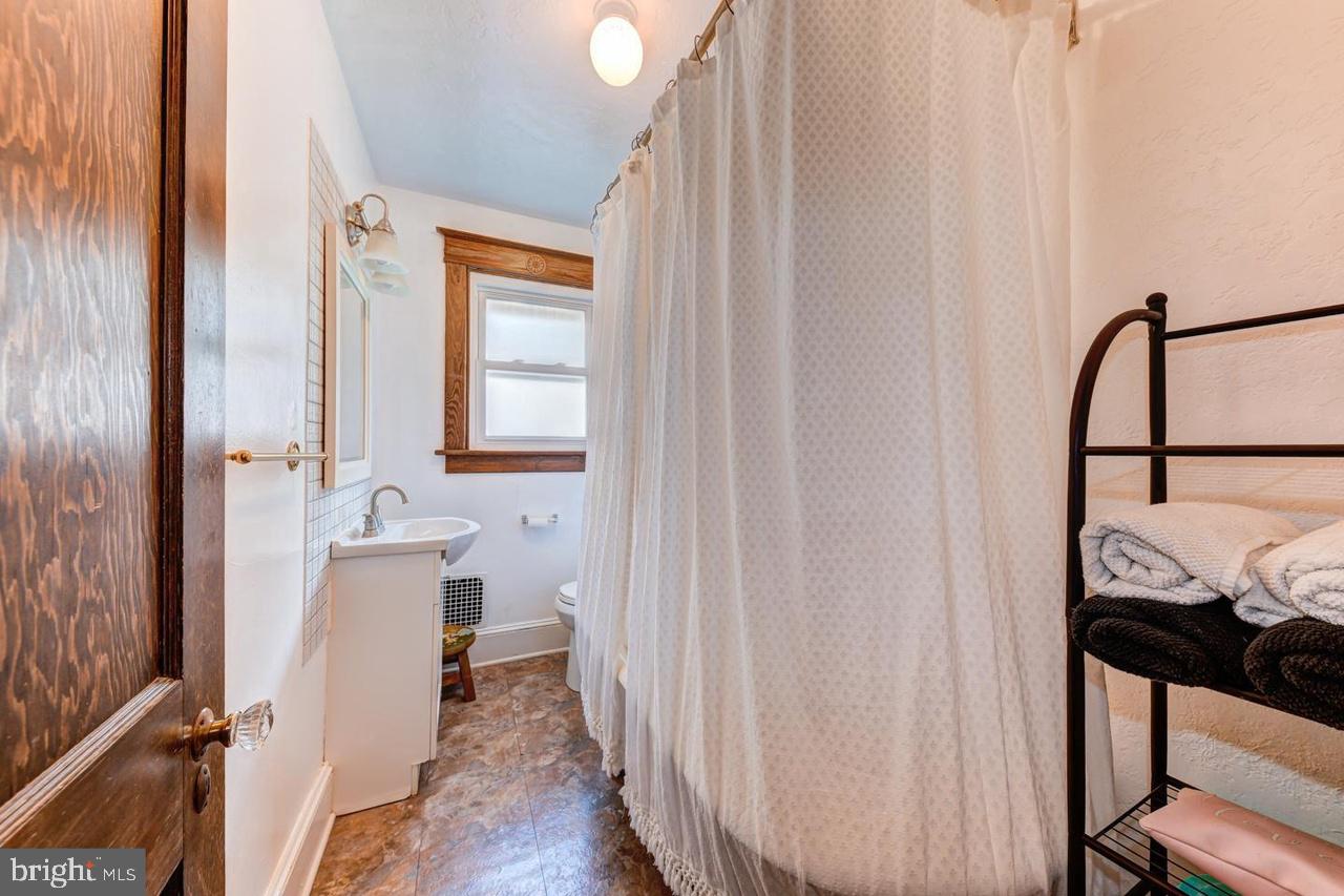 312 W Glenside Ave Property Photo 8