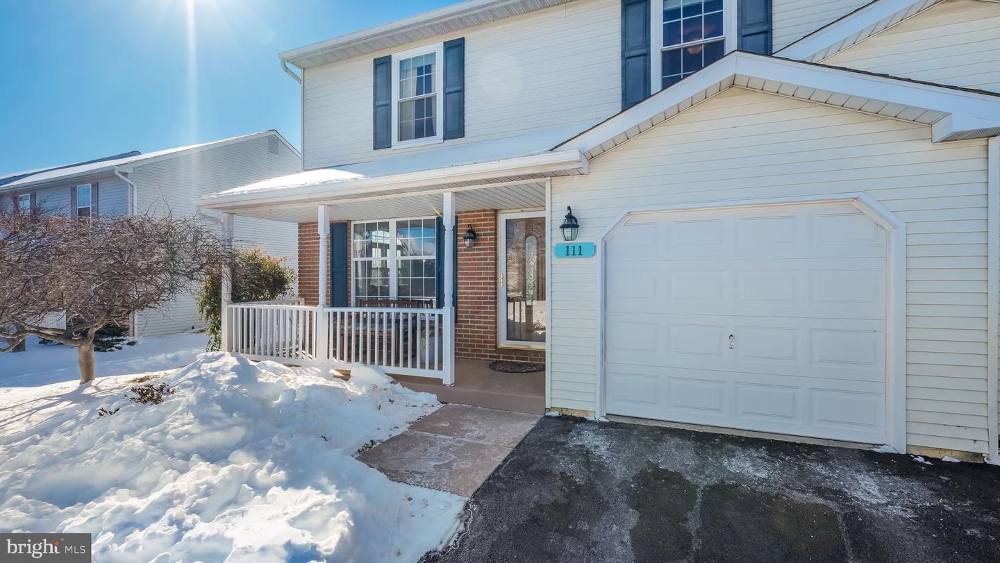 111 Winding Way Property Photo 1