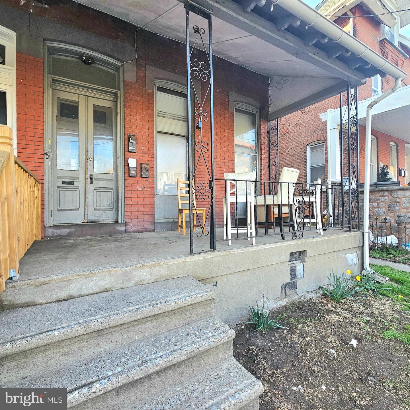 215 Haws Ave Property Photo 1