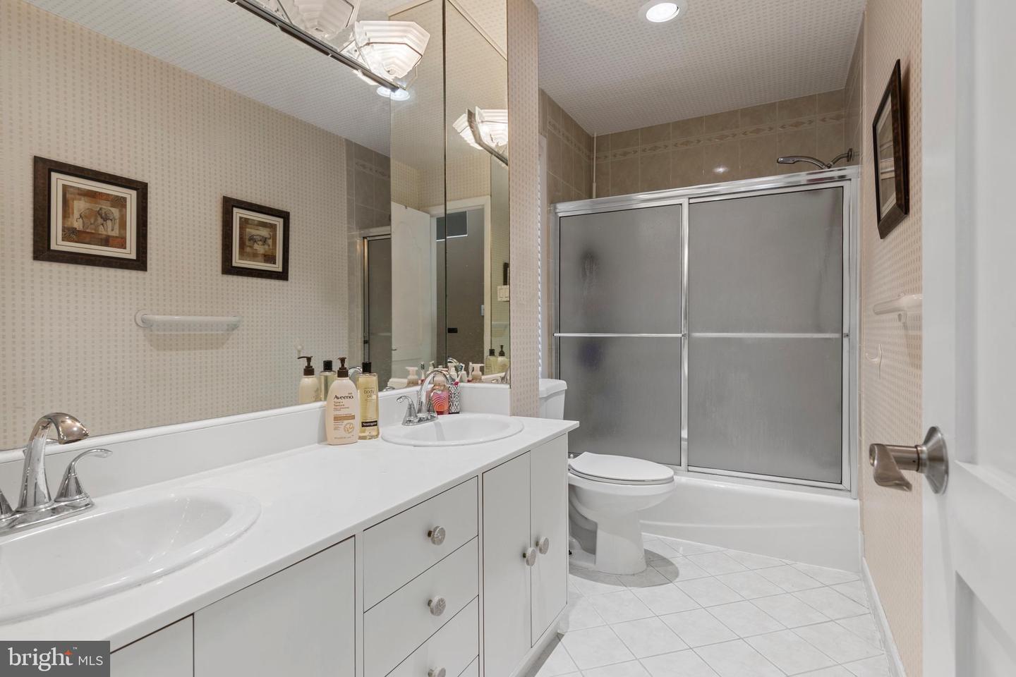 1351 Bobarn Dr Property Photo 36