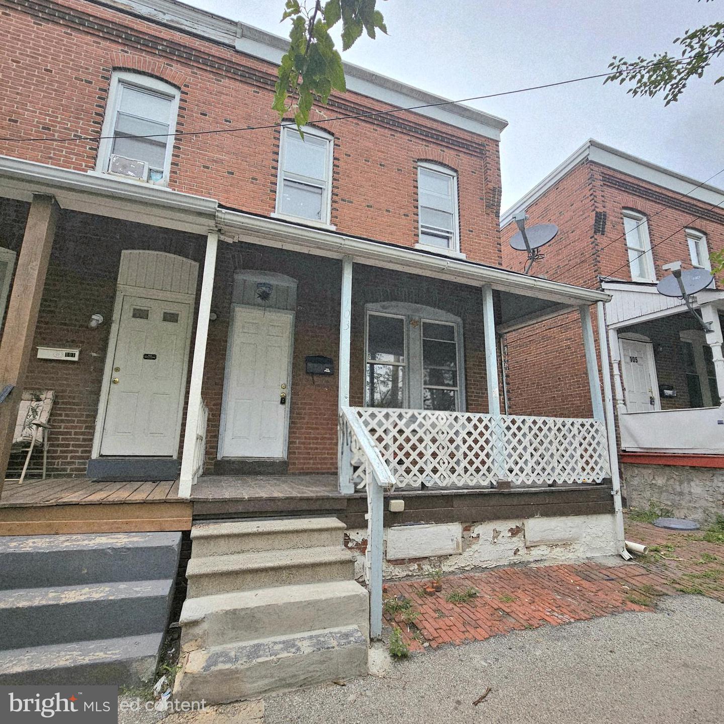103 Pearl St Property Photo 1