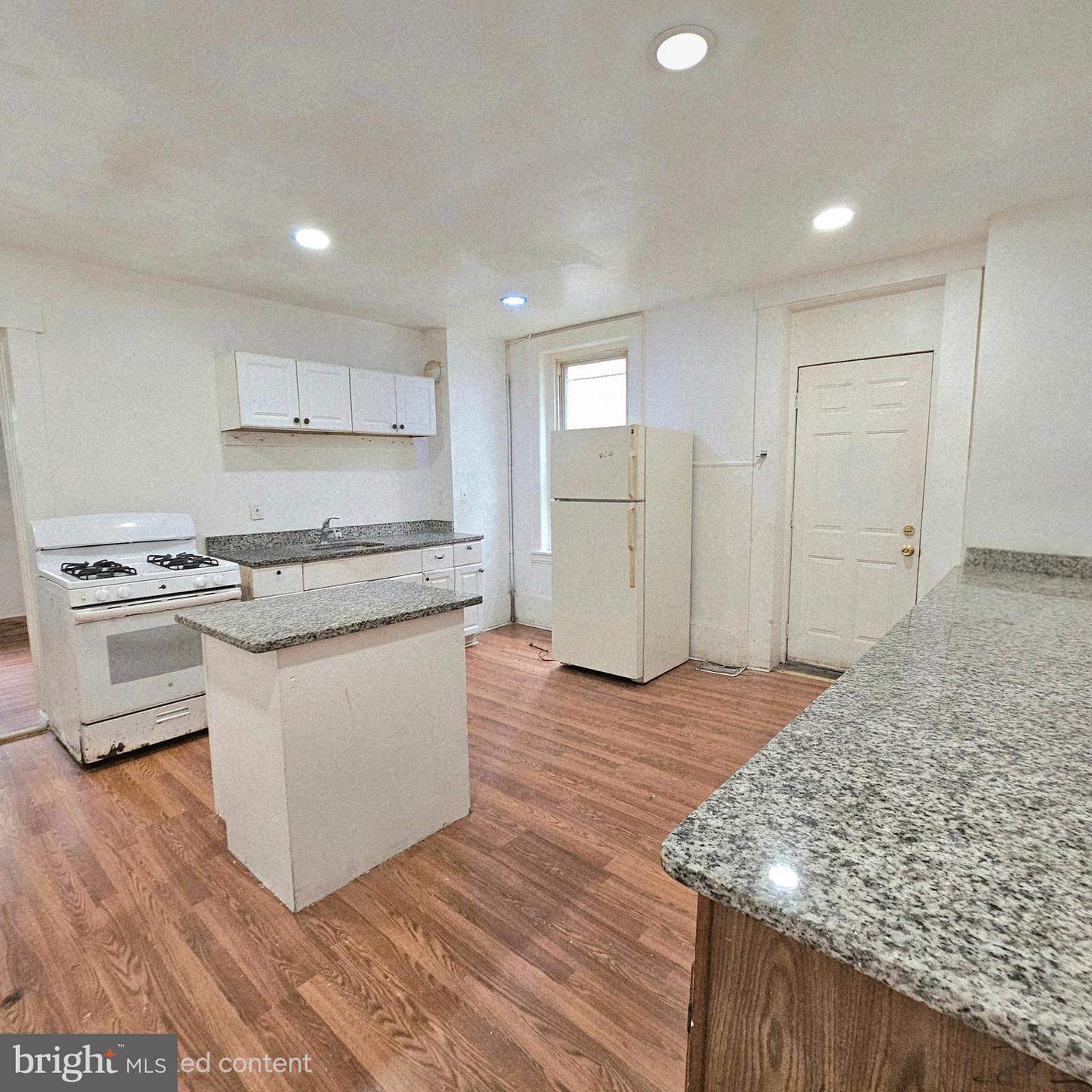 103 Pearl St Property Photo 1
