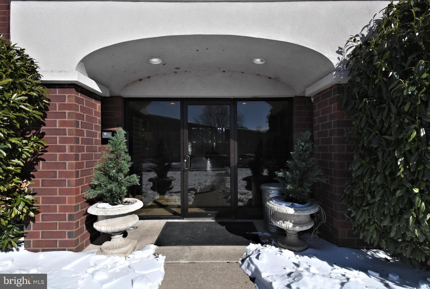 900 Schell Ln Property Photo 10