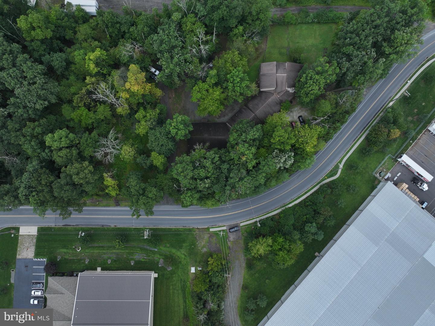 114 Airport Rd Property Photo 3
