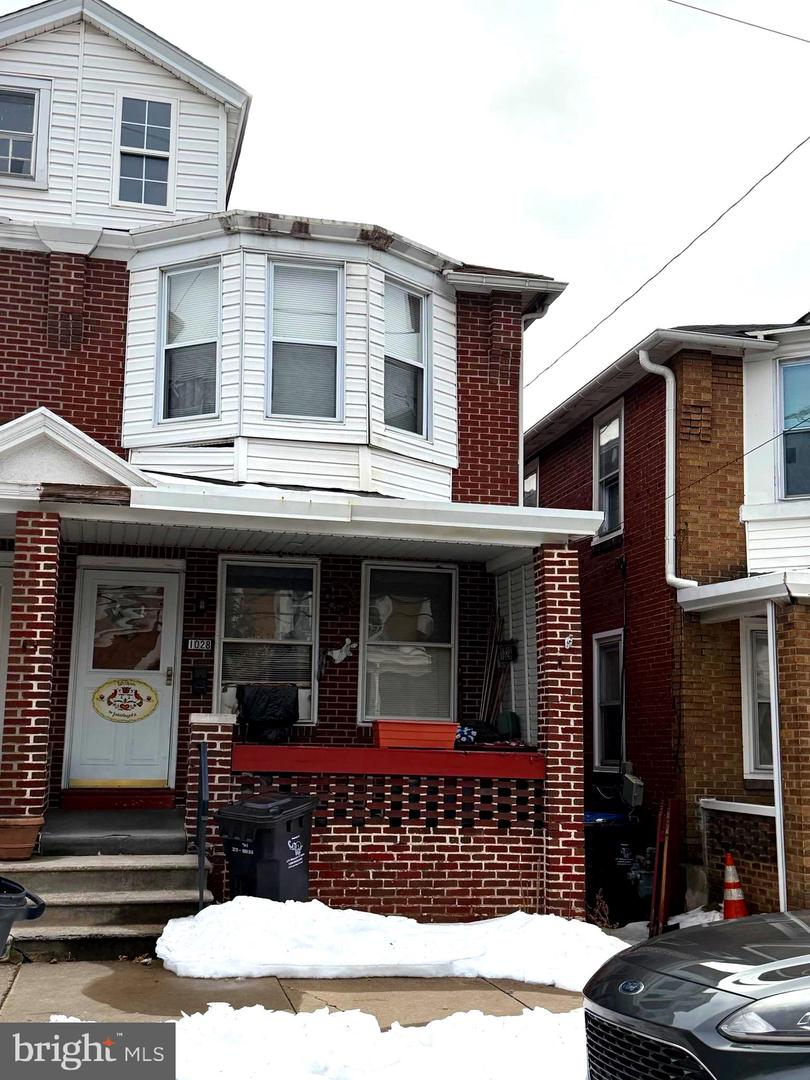 1028 Lafayette St Property Photo 1
