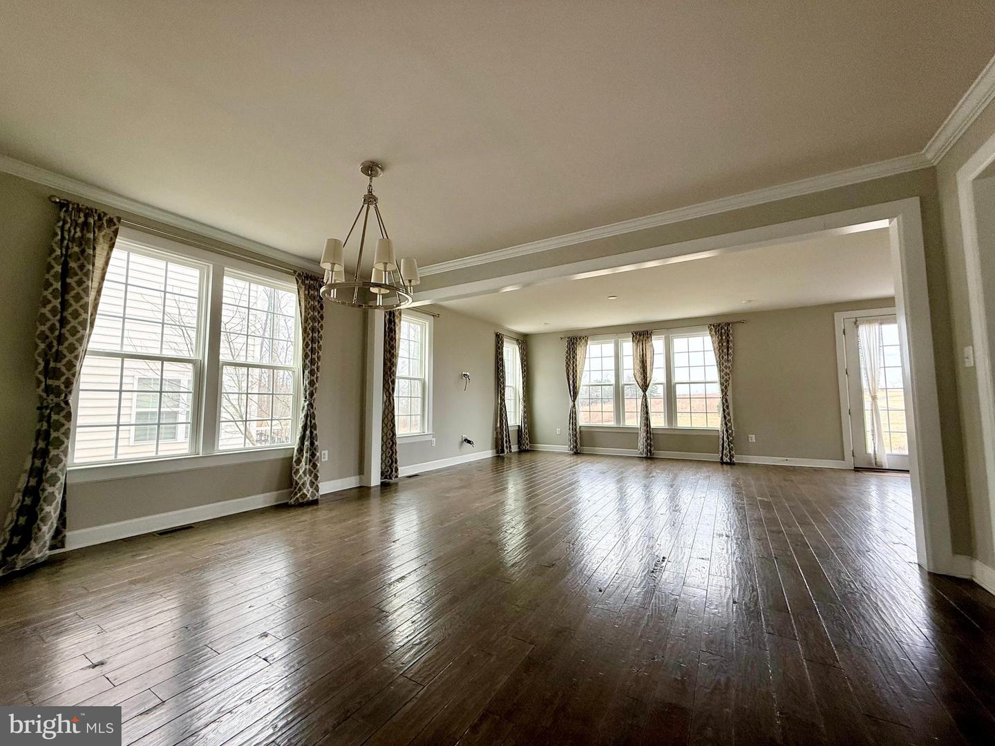 2575 Bailey Cir Property Photo 5