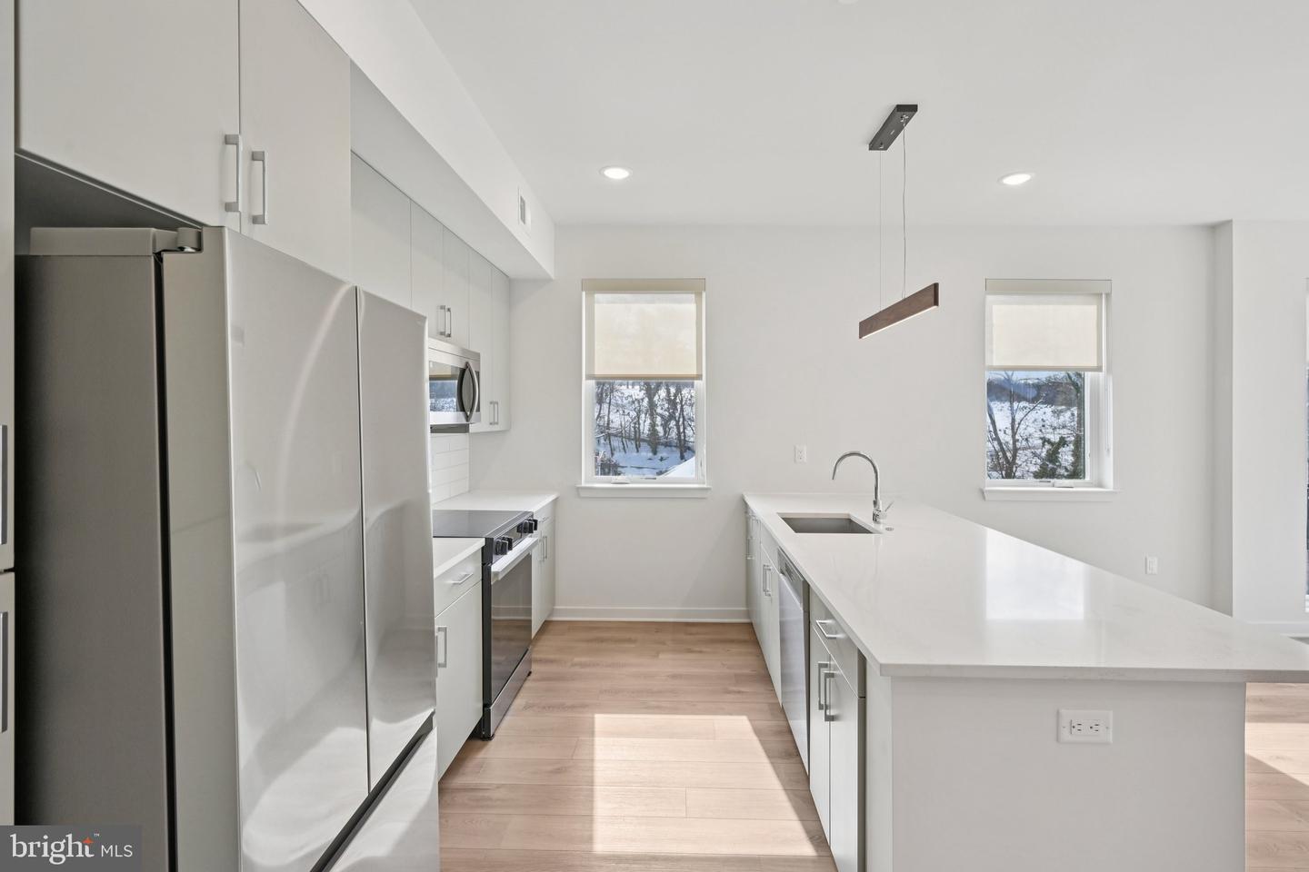 23 Rock Hill Rd #502 Property Photo 4
