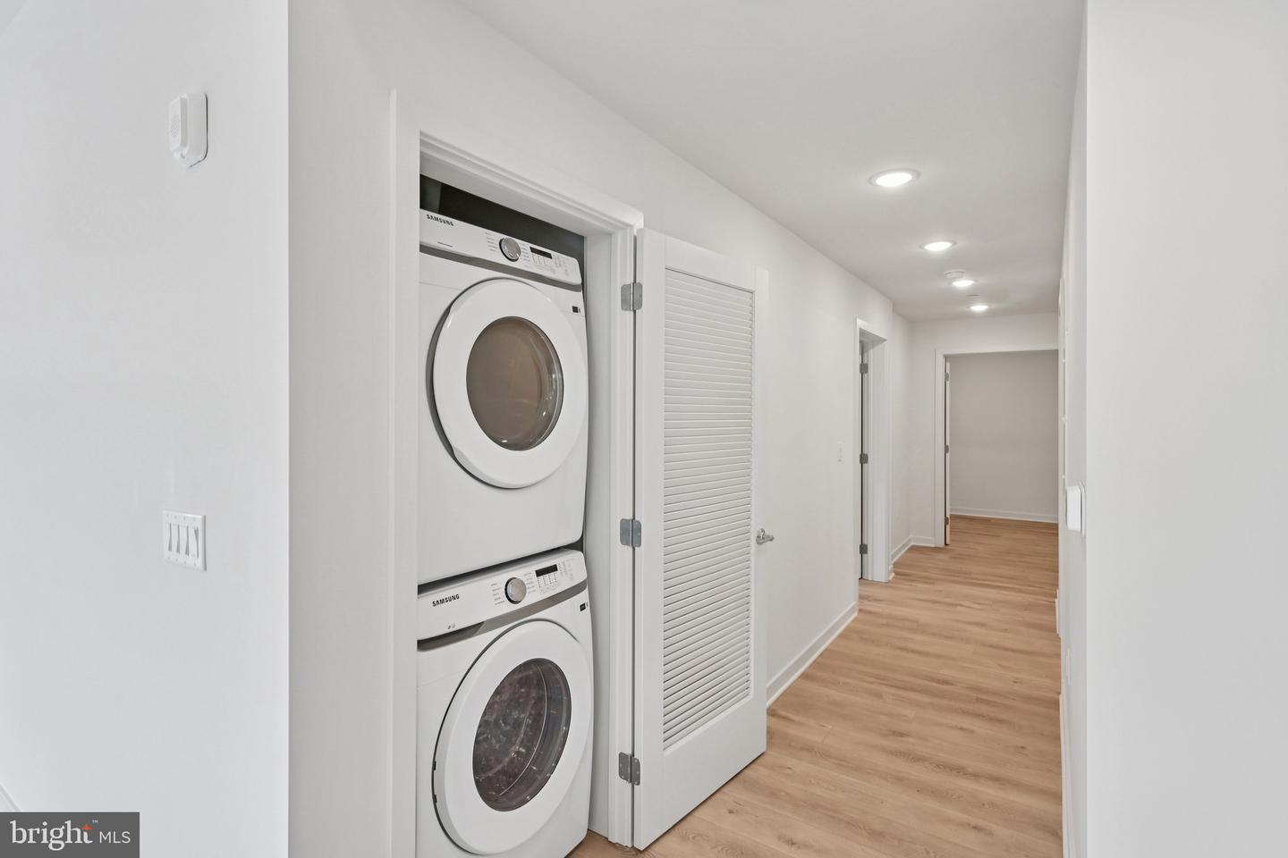 23 Rock Hill Rd #502 Property Photo 5